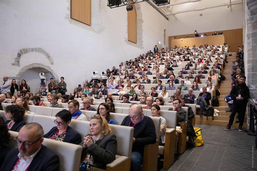Les Interconnectés