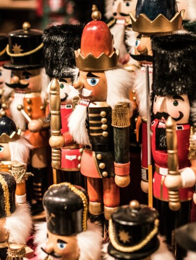 Figurines