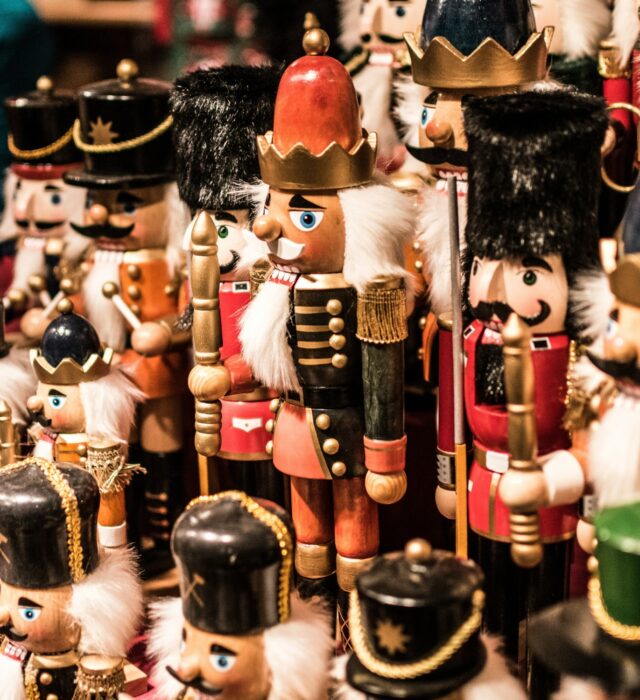 Figurines